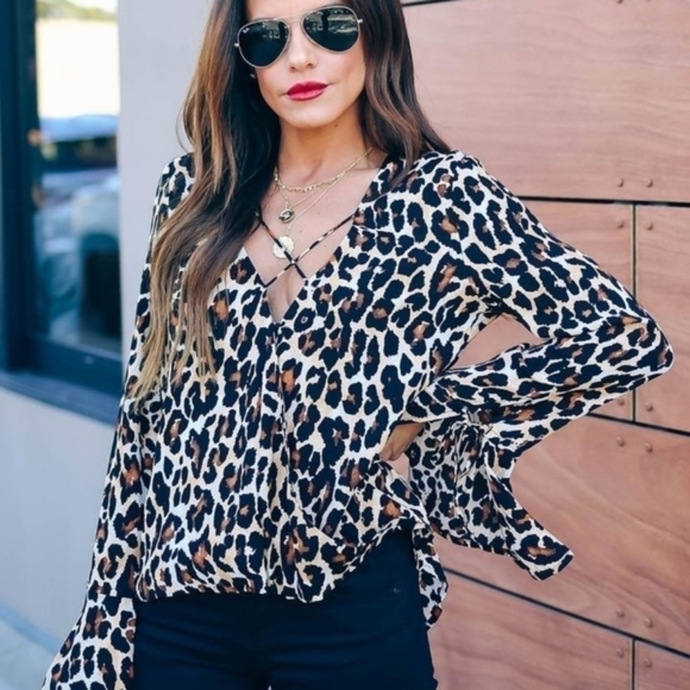 Band Of Gypsies Yuma Desert Leopard Surplice Top